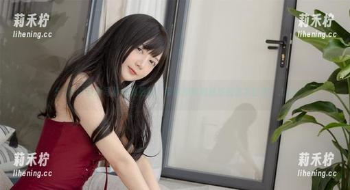 51酱 51酱ol全新写真合集更新,带你探索她魅惑的艺术世界!.txt