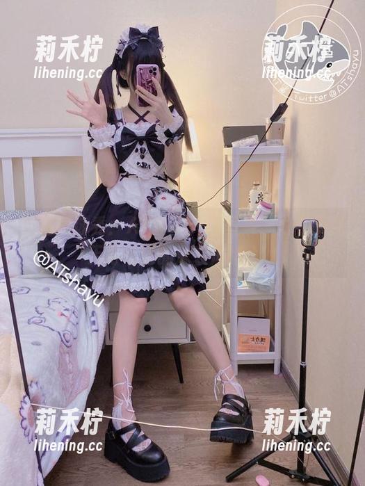 AT鲨 私房竞泳秀:AT鲨高开叉图集,为你展现无与伦比的泳装风情.txt