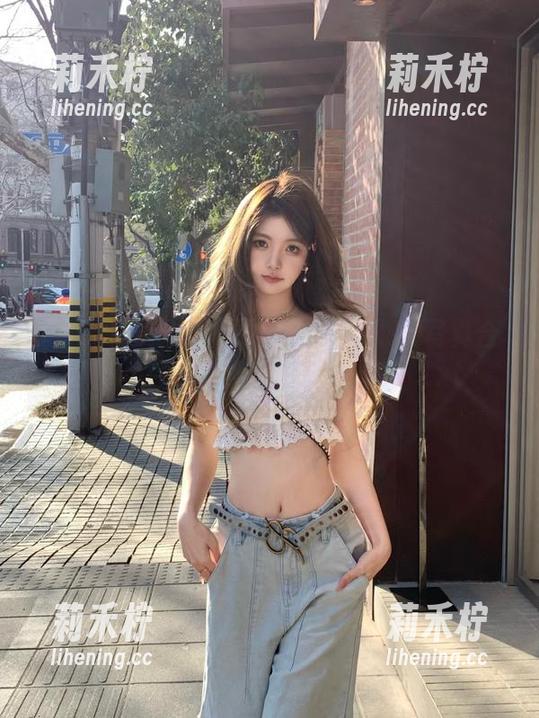 Feilin嗲囡囡-顾欣怡 Feilin嗲囡囡 - 顾欣怡的迷人JK写真合集,免费赠送给追求美的你!.txt