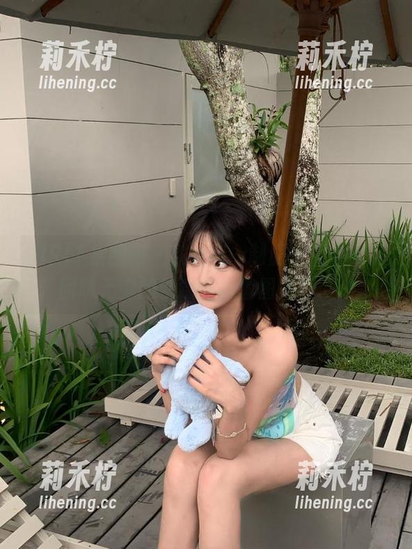GIRLT果团网-甜Abby GIRLT果团网 - 甜Abby制服风尚合集,回味无穷的创意写真套图来袭.txt