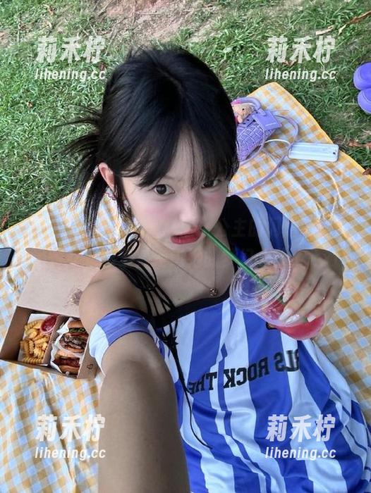 HuaYang花漾-心妍小公主 HuaYang花漾 - 心妍小公主的闪耀时刻:温暖女孩图集,走进她的梦幻合集!.txt