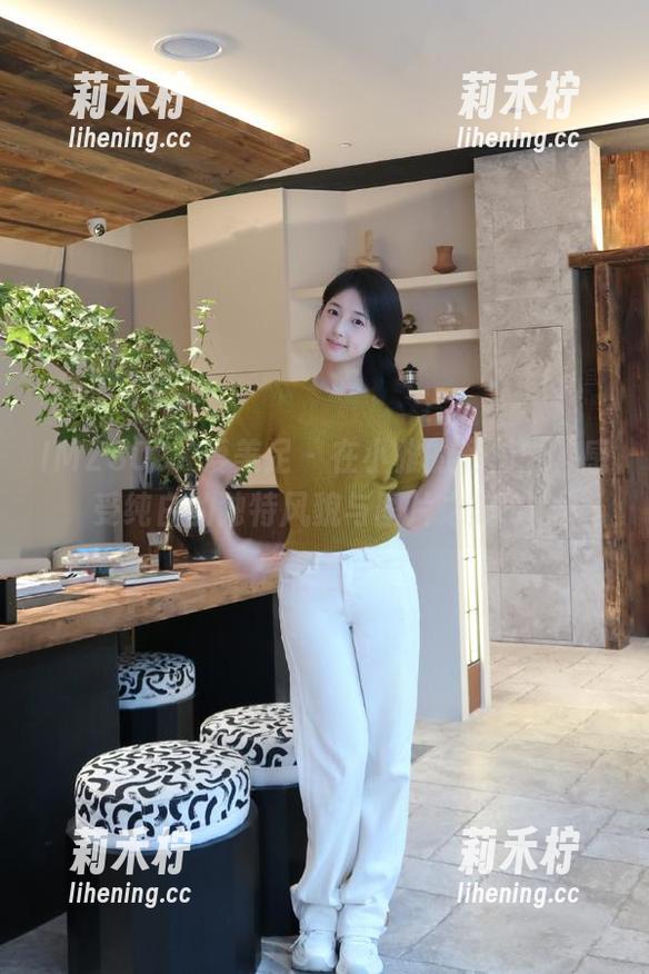 IMZSOCK爱美足-小雅 IMZSOCK爱美足 - 在小雅的私拍中,感受纯白的独特风貌与图片之美.txt