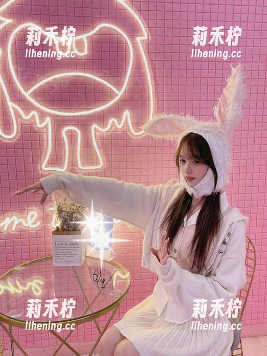 MFStar模范学院-伊小七MoMo MFStar模范学院 - 让透明成为风景:伊小七MoMo私拍图包,带你发现美的秘密!.txt
