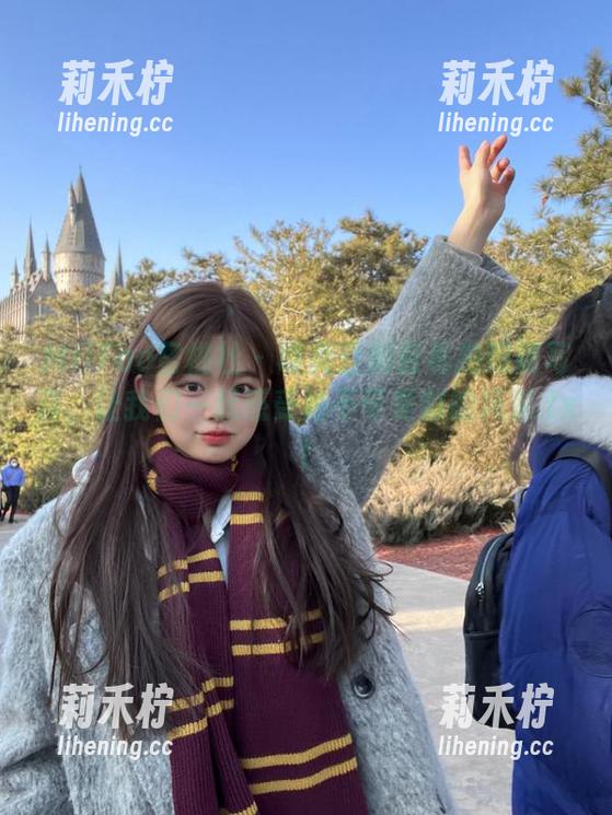 MiiTao蜜桃社-豆瓣酱 MiiTao蜜桃社 - 唯美豆瓣酱私拍眼镜写真,让我们一起感受她不可复制的风采.txt