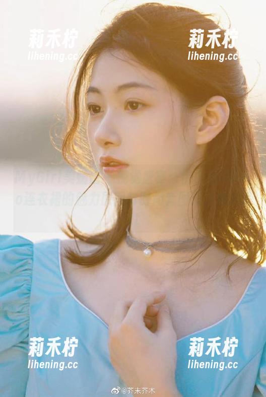 MyGirl美媛馆-伊小七MoMo MyGirl美媛馆 - 视觉盛宴:伊小七MoMo连衣裙的魅力原图与时尚套图详尽解析.txt