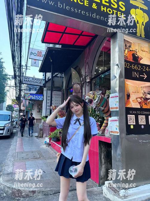 SIEE丝意-小月 SIEE丝意 - 春日私房写真合集,小月用镜头捕捉浓浓春意的浪漫瞬间.txt