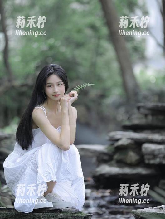 SSA丝社-木子 SSA丝社 - 木子私拍日常作品的背后,窥探她不为人知的创作心路.txt