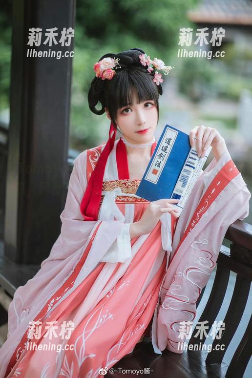 Tomoyo酱 Tomoyo酱的雾枝礼服&水着写真美到窒息,网盘下载让你尽享这场视觉狂欢!.txt