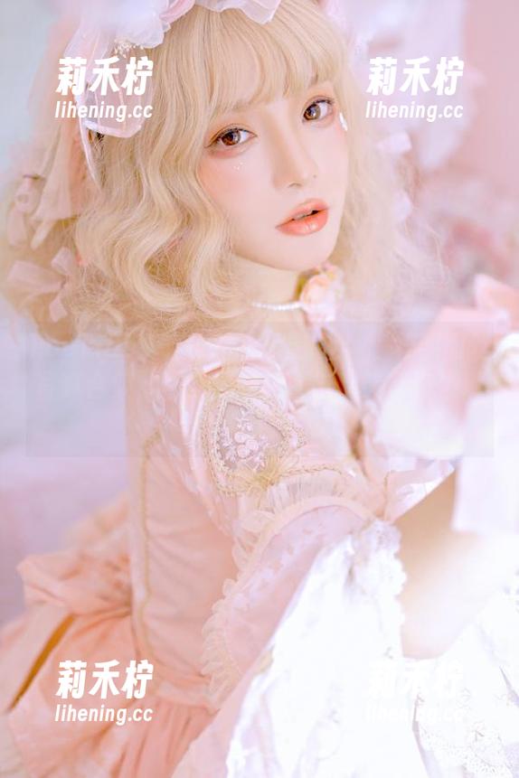 TouTiao头条女神-李梓熙 TouTiao头条女神 - 别错过!李梓熙肉丝写真合集,网盘里的惊喜与欢笑等你发现!.txt