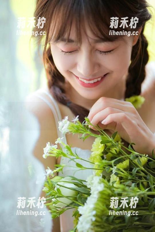 TouTiao头条女神-白一晗 TouTiao头条女神 - 白一晗的万圣节魅力:海量原图与精彩合集大放送.txt