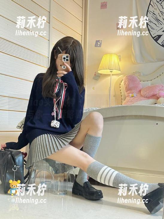TouTiao头条女神-美纳子 TouTiao头条女神 - 私拍作品系列:美纳子与你一同领略夏日的缤纷色彩.txt