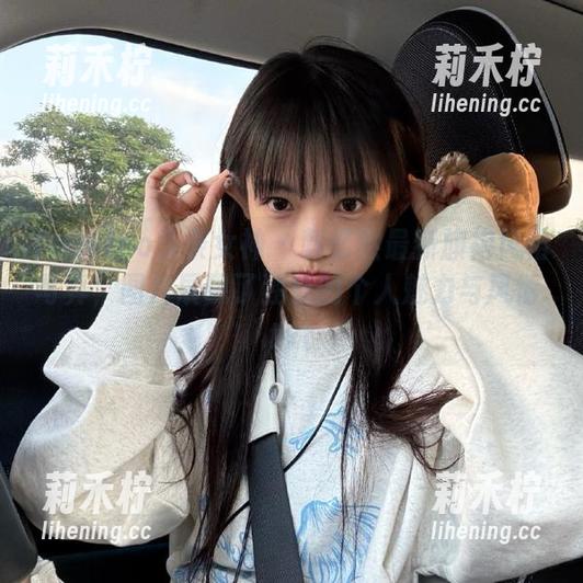 TouTiao头条女神-郭忆然 TouTiao头条女神 - 郭忆然最新旗袍风格写真,图片展现了独特的个人魅力与风情.txt