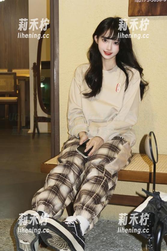 UGirls尤果网-一只香蕉船 UGirls尤果网 - 发掘女性魅力:“一只香蕉船”护士写真精选作品集令人惊叹.txt