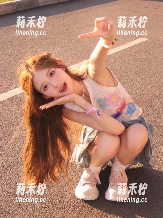 UGirls尤果网-白熙萌 UGirls尤果网 - 拼!拼!拼!白熙萌的厨娘美图,壁纸风格搞笑又养眼!.txt