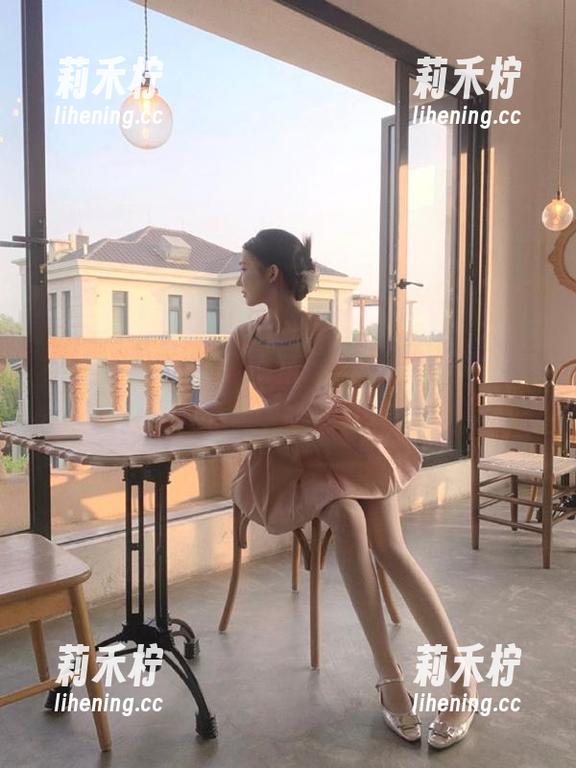 UGirls尤果网-金美子 UGirls尤果网 - 金美子眼镜作品的精选:捕捉每个动人的瞬间.txt