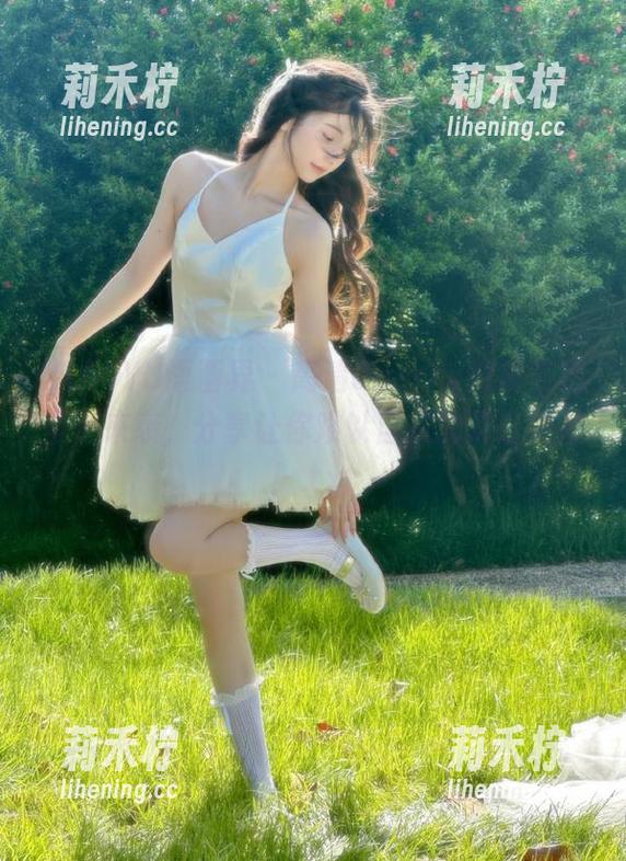 XIAOYU语画界-Cherry樱桃酱 XIAOYU语画界 - 高清Cherry樱桃酱比基尼来袭,分享让你难以自拔的夏日美好!.txt