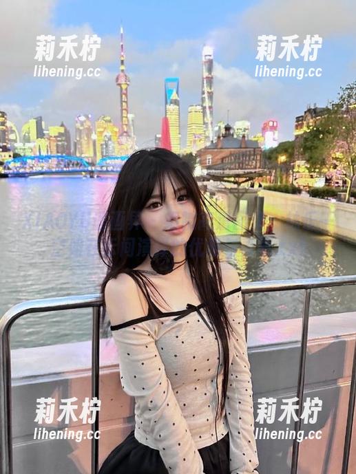 XIAOYU语画界-林乐一 XIAOYU语画界 - 细腻高清图集:林乐一空姐在云间演绎的优雅与青春.txt