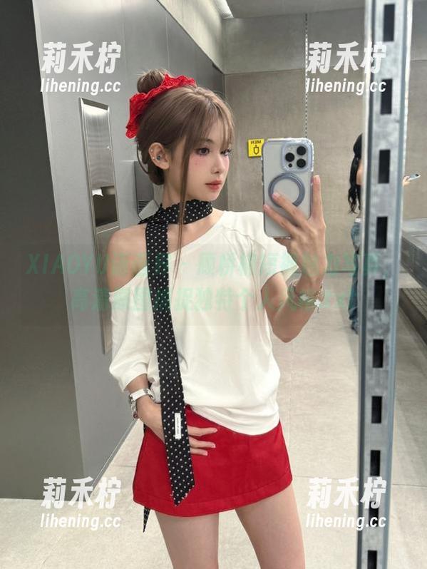 XIAOYU语画界-顾桥楠 XIAOYU语画界 - 顾桥楠短裤魅力写真,高清原图捕捉独特个人风格.txt