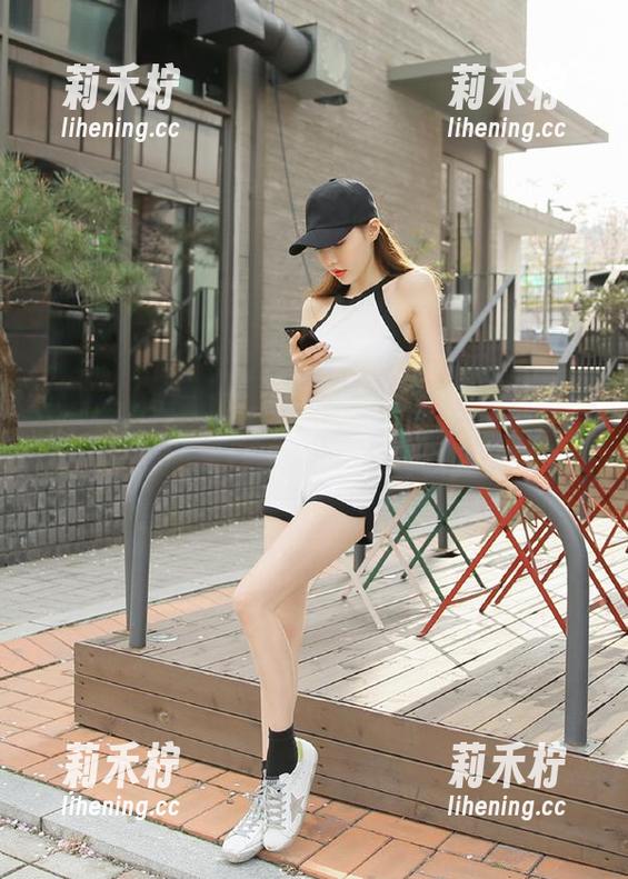 Xiuren秀人网 - 迷人z杯悠悠与白衬衫，全套图片打造清新自然风格.txt - 莉禾柠