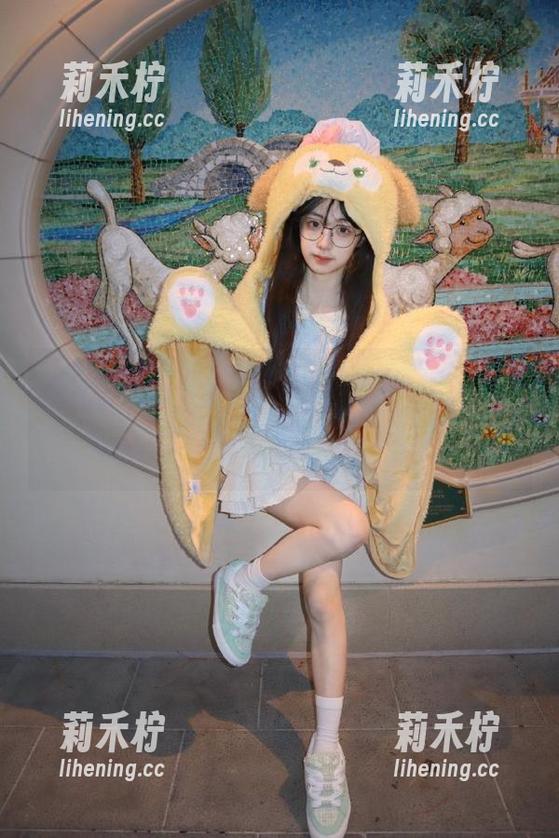 Xiuren秀人网-CherryBlessU Xiuren秀人网 - CherryBlessU:私房泳池写真中的性感与恬静至臻完美结合.txt