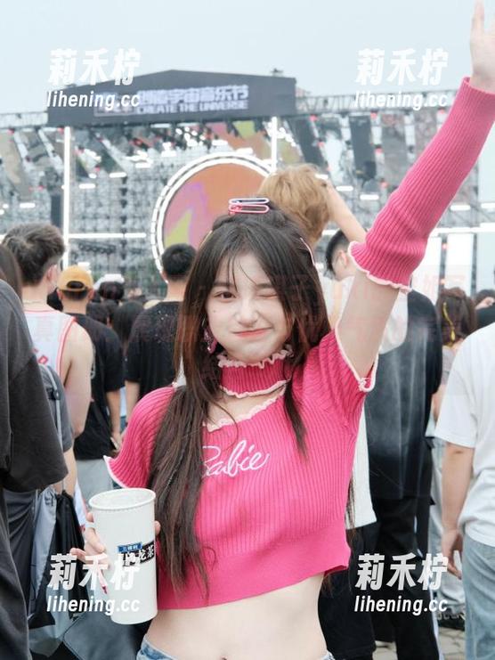 Xiuren秀人网-优琪琪子yuki Xiuren秀人网 - 优琪琪子yuki的空姐写真图册:展现职业魅力与优雅气质的完美结合.txt