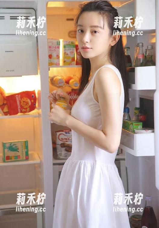 Xiuren秀人网-兜豆靓Youlina Xiuren秀人网 - “兜豆靓Youlina”夏日写真图册,带你感受不一样的清凉魅力!.txt