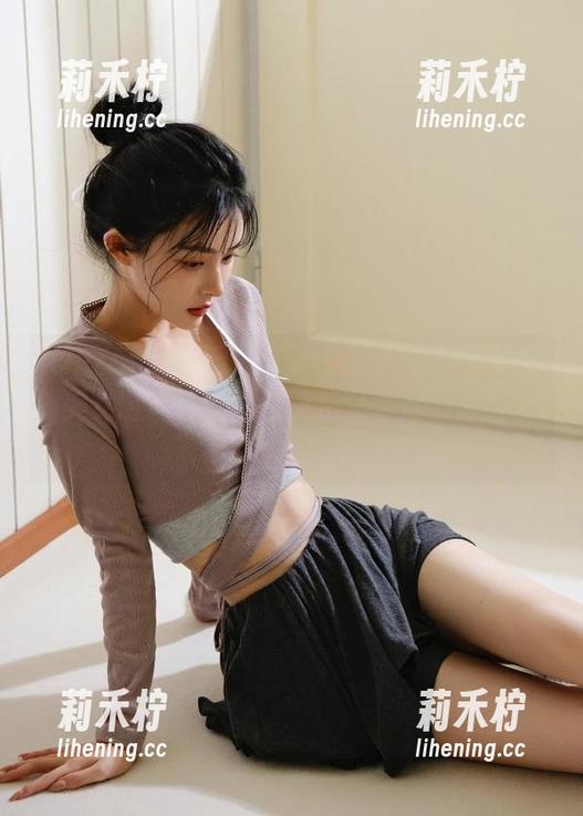 Xiuren秀人网-周于希 Xiuren秀人网 - 惊艳在线展示周于希街头美女时尚制服,精选资源为你而来!.txt