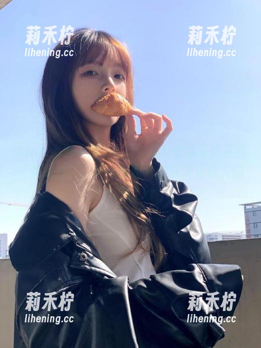 Xiuren秀人网-婠婠么 Xiuren秀人网 - 婠婠么新发布的写真系列“裤里丝”,每一张图片都散发着诱人的气息.txt