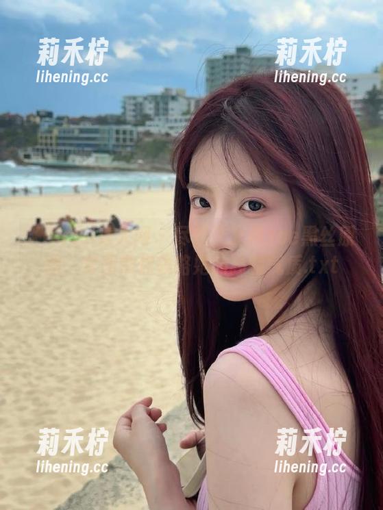 Xiuren秀人网-戴允祺zoe Xiuren秀人网 - 尽览戴允祺zoe黑丝原图,套图带你领略她的独特气质.txt