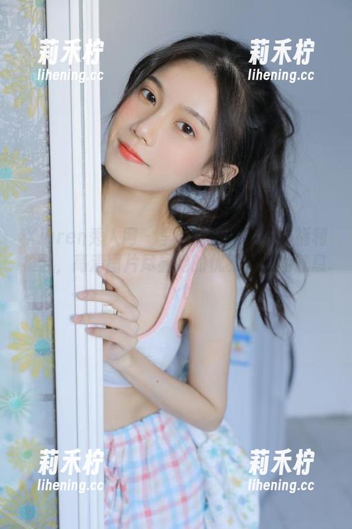 Xiuren秀人网-李七喜 Xiuren秀人网 - 李七喜高跟鞋写真福利集合,高清图片尽显她的优雅与时尚气息.txt