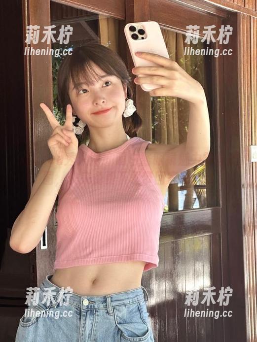 Xiuren秀人网-萌白酱 Xiuren秀人网 - 萌白酱眼镜魅力写真美图,快来免费下载带回家吧.txt