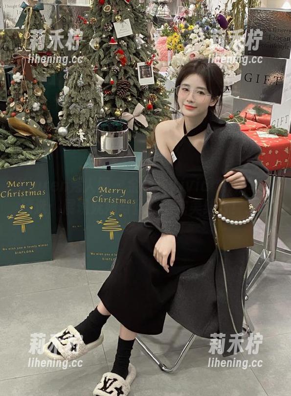 Xiuren秀人网-金幼汐Vivian Xiuren秀人网 - 金幼汐Vivian御姐写真精选:展现妩媚与优雅的完美结合!.txt