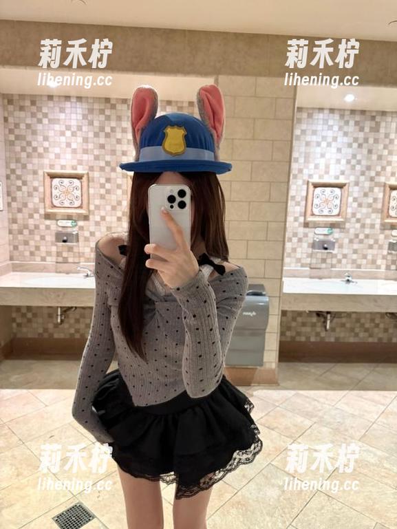 YouMi尤蜜荟-周于希 YouMi尤蜜荟 - 周于希独特视角下的妹妹作品,美图带来心灵的撞击与感动.txt