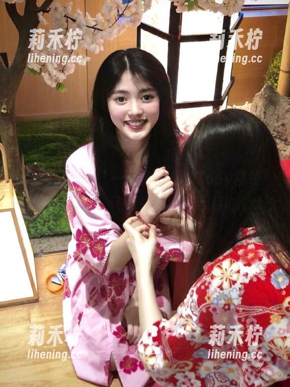 beautyleg-Zoey beautyleg - 一起来看看“Zoey空姐”的精选美图,飞行中的时尚与魅力.txt