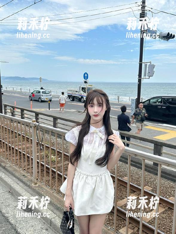 pans-kiki pans - kiki长腿写真高清原图,感受她在镜头前的自信与风韵.txt