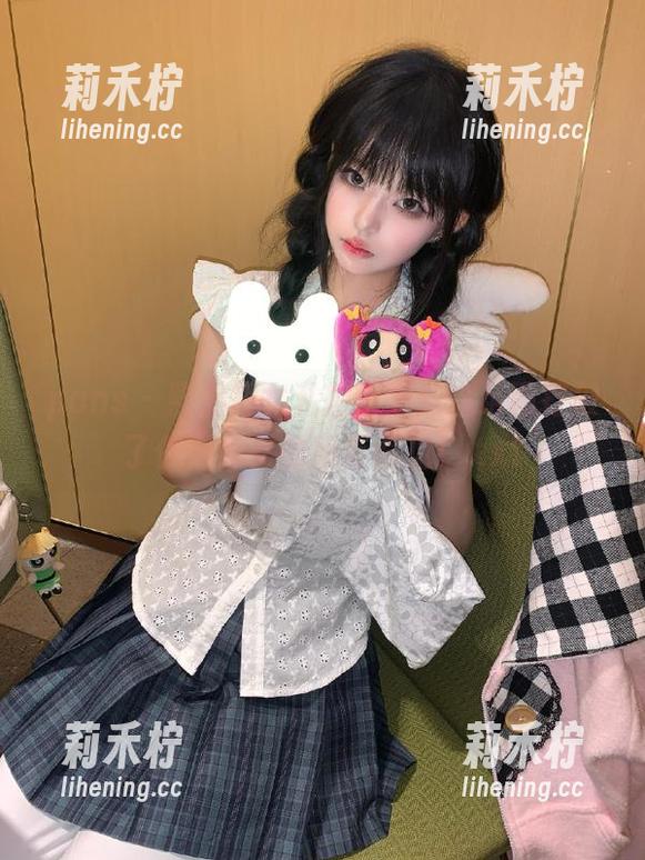 pans-熙熙 pans - 熙熙修女私拍图集:这组图打破了你对修女的所有偏见!.txt