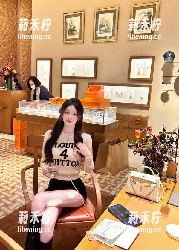 不爱笑的赛琳 微密圈 - 不爱笑的赛琳写真资源精选,揭开极致的性感秘密.txt