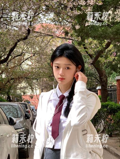 丽柜-小爽 丽柜 - 小爽学姐的在线写真图集,与你分享她的生活与艺术.txt
