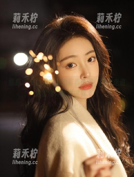 丽柜-文欣 丽柜 - 文欣最新海边写真图册,带你走进她的海洋故事世界.txt