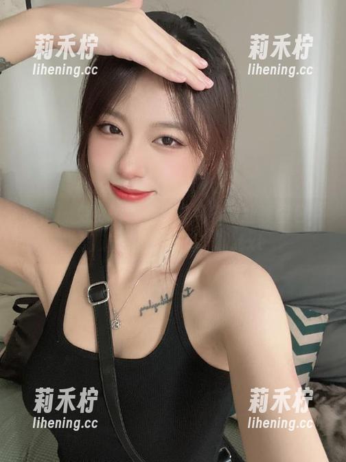 丽柜-潘潘 丽柜 - 免费领取潘潘的经典职业装图包,打造你的职场形象!.txt