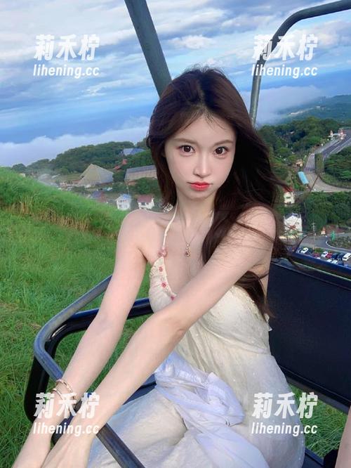 丽柜-白云 丽柜 - 白云带你领略她的丝袜作品,开放免费获取,让您的视觉体验更上一层楼!.txt