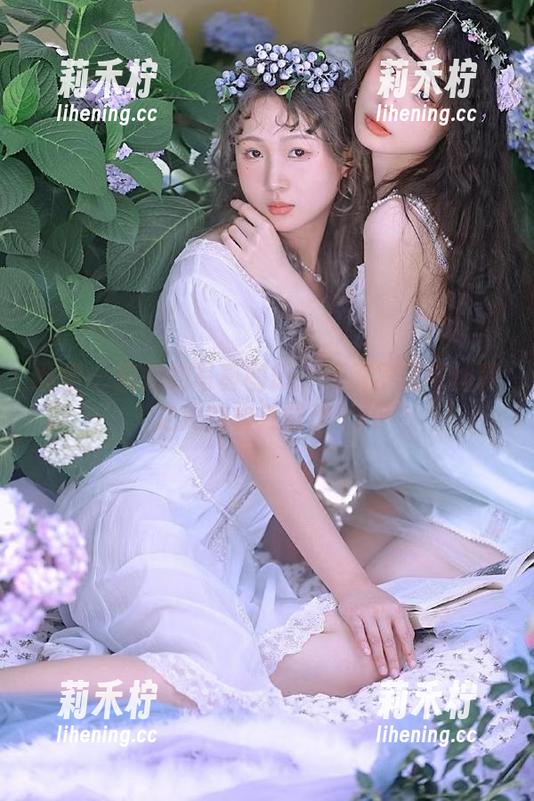 丽柜-阳阳 丽柜 - 阳阳的写真图册:轻解罗裳与丝莲之美的极致展现.txt