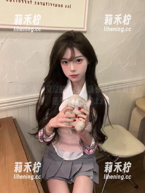丽柜-韩雪 丽柜 - 从未见过的风格,观看韩雪眼镜图包,感受她的个性.txt