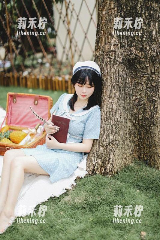 依依超级懒 “依依超级懒”用懒惰定义美,观看她的私人拍摄原图,笑到肚子疼!.txt