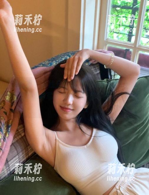 俏妞qiaoniuTT 微密圈 - 在线分享俏妞qiaoniuTT的独特男友衬衫写真合集,让你领略不一样的风采.txt