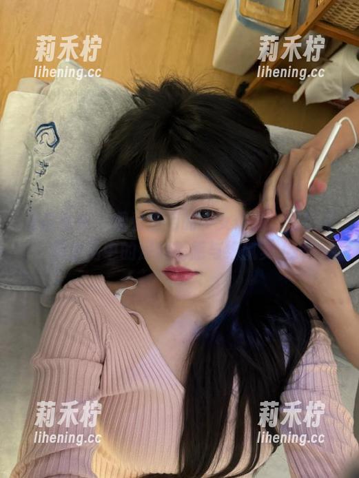 克拉女神-芝月 克拉女神 - 观看芝月的少女作品,感悟简单生活中的深刻情感与细腻美.txt
