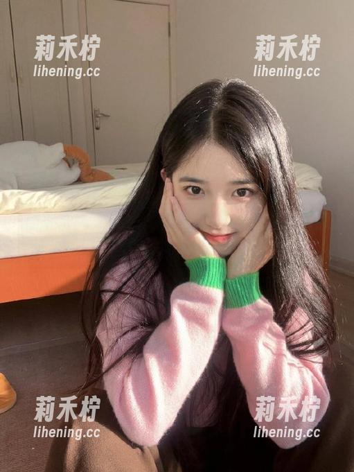 兔玩映画 捕捉瞬间之美:兔玩映画橘色沙发上的黑丝作品与图片.txt