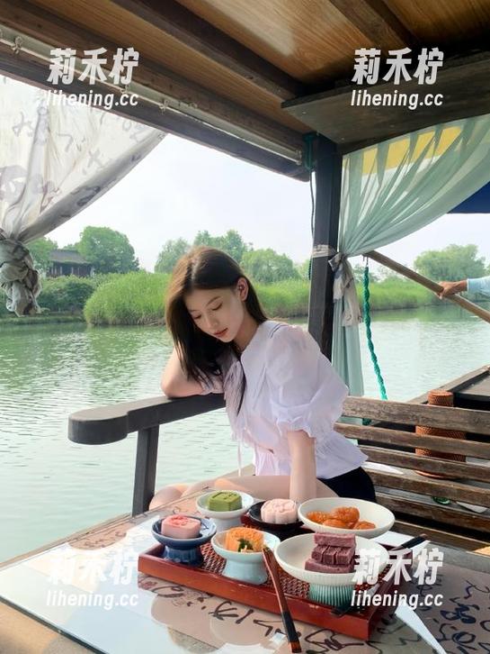 十万口草莓粥粥 微密圈 - 超清十万口草莓粥粥透明写真合集,甜甜的资源让你爱不释手,快来下载吧!.txt