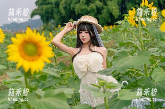 咬人小小兔 “咬人小小兔”双马尾写真原图上线,快来享受免费的视觉享受!.txt