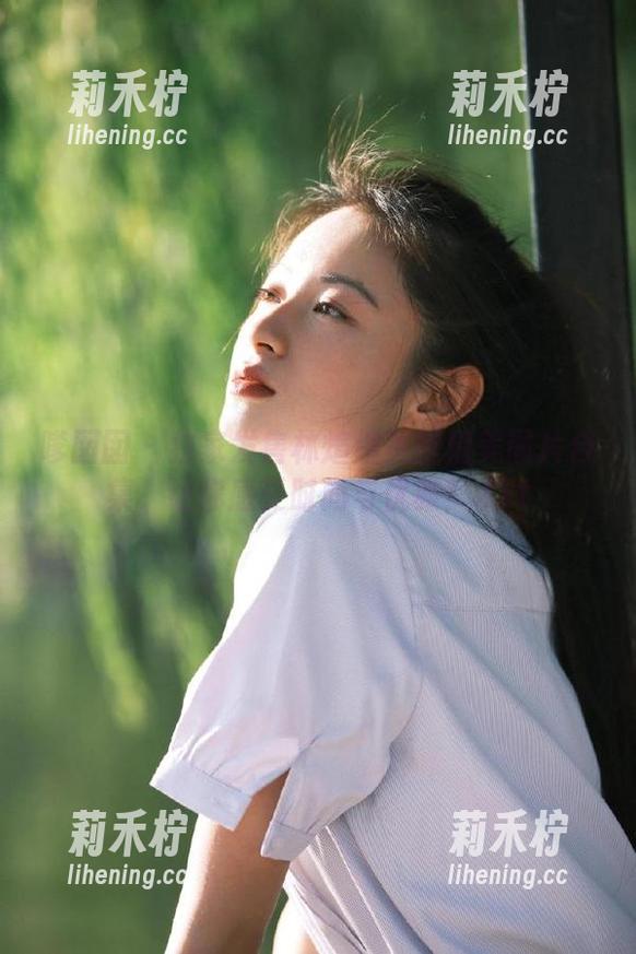 嗲囡囡-林煊煊 嗲囡囡 - 独家发售林煊煊美腿精美图片合集,让你感受时尚与优雅!.txt